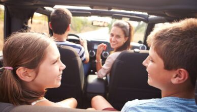 pramogos-zaidimai-automobilyje-ilgoms-kelionems