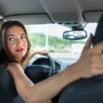 Būtiniausios priemonės į kelionę moteriai automobiliu